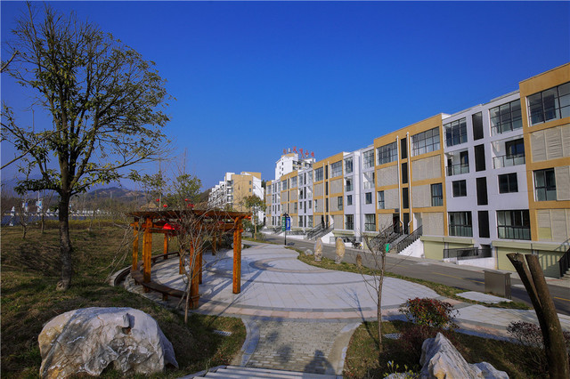 风情小镇实景 1/6