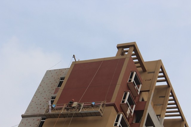 1#工人施工中 1/4