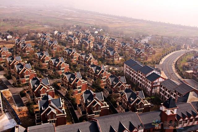 别墅实景鸟瞰图 5/18