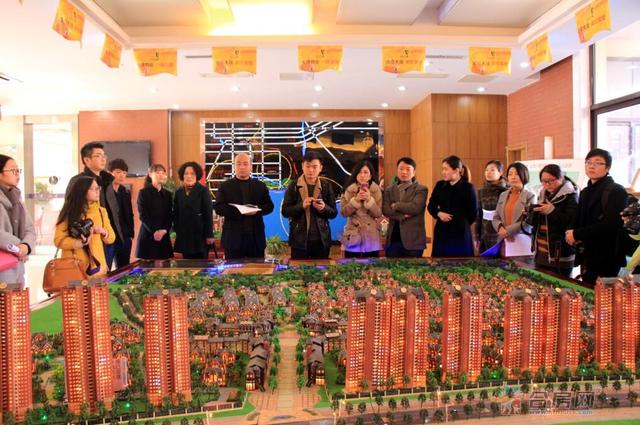 售楼部实景图 2/18