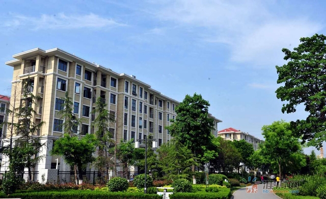 小区实景图 13/14