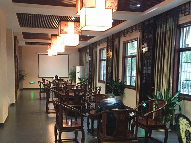 售楼部实景图 3/4