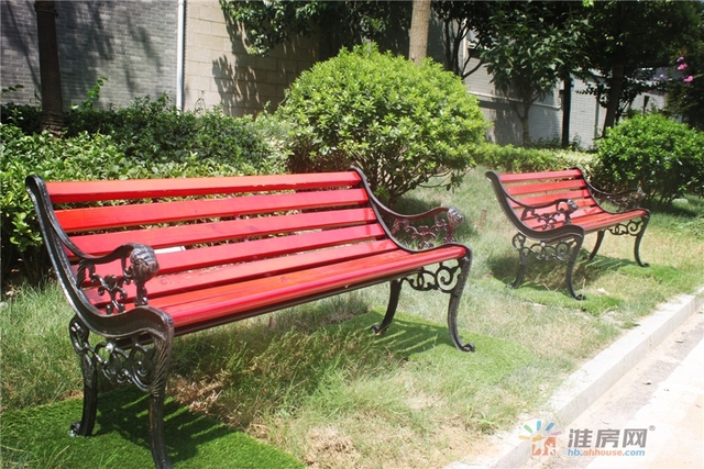 首府世家小区一角 1/42