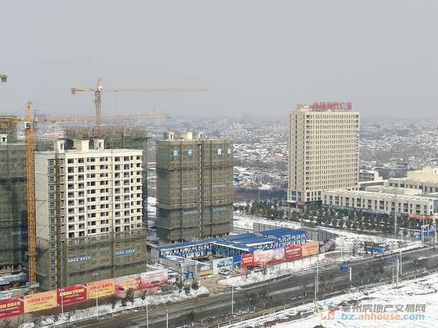 2018年1月工程进度实景图（目前A区住宅1#-4#栋已封顶，安装门窗，外架拆除中，12#-14#建 9/19