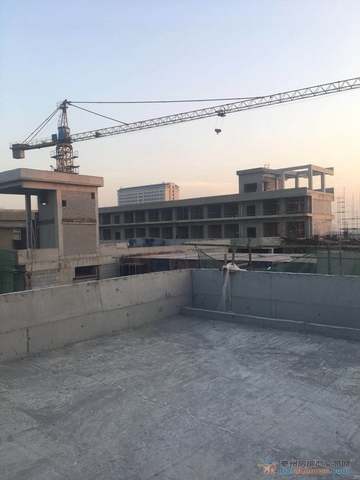 2018年1月工程进度实景图（C建筑主体全部完工，现阶段工程管道铺排、楼面墙体建设；D区在建，1-1 3/19