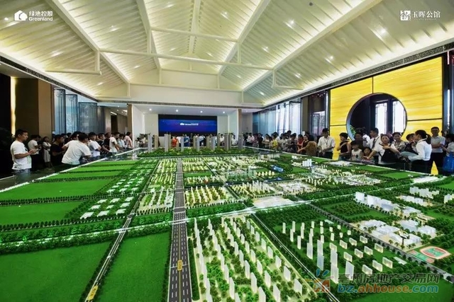 售楼部实景图 2/3