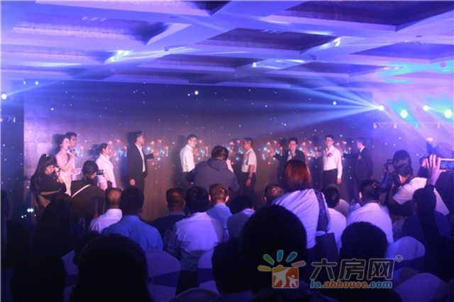 中建蓝城理想之城案名发布会现场活动图 2/11