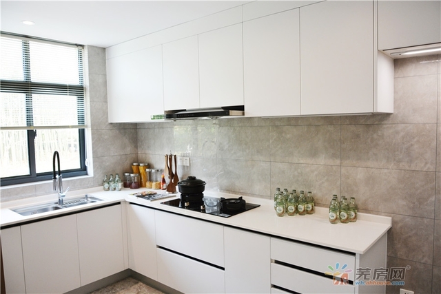 四房两厅两卫 南湖印B1户型156㎡样板间 2/42