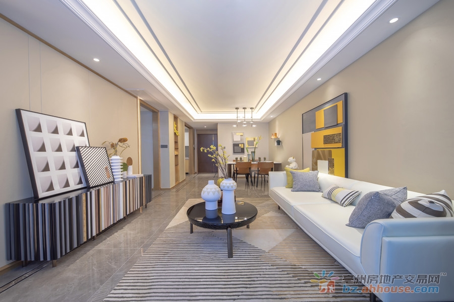 建面95㎡客厅样板间 3/9