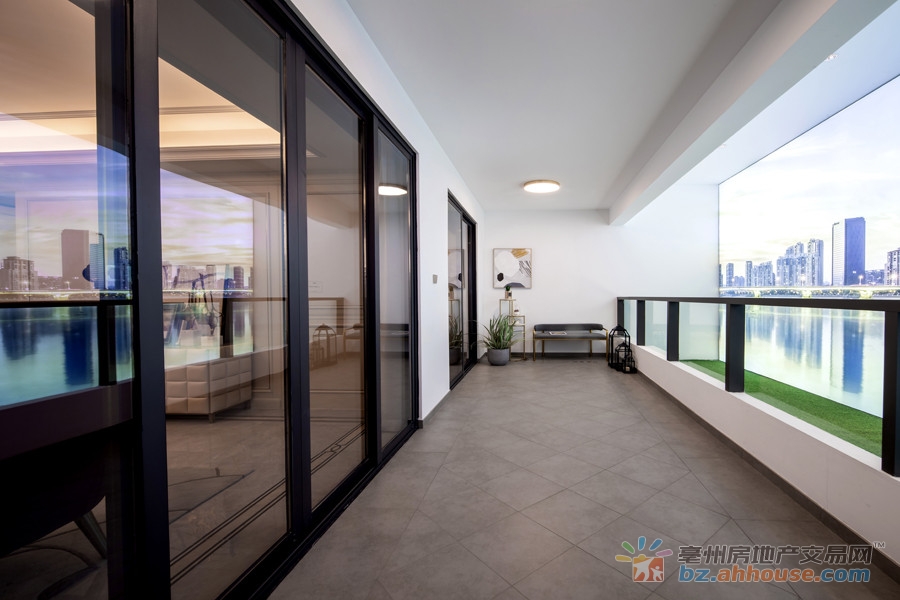 建面115㎡阳台样板间 2/12